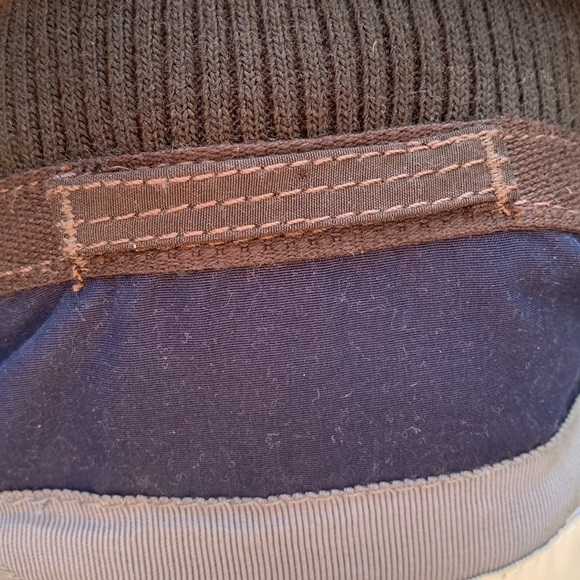 Abercrombie Puffy Vest Sz. L Fitted Snaps and Double Zip Pockets Detachable Hood - Picture 8 of 17